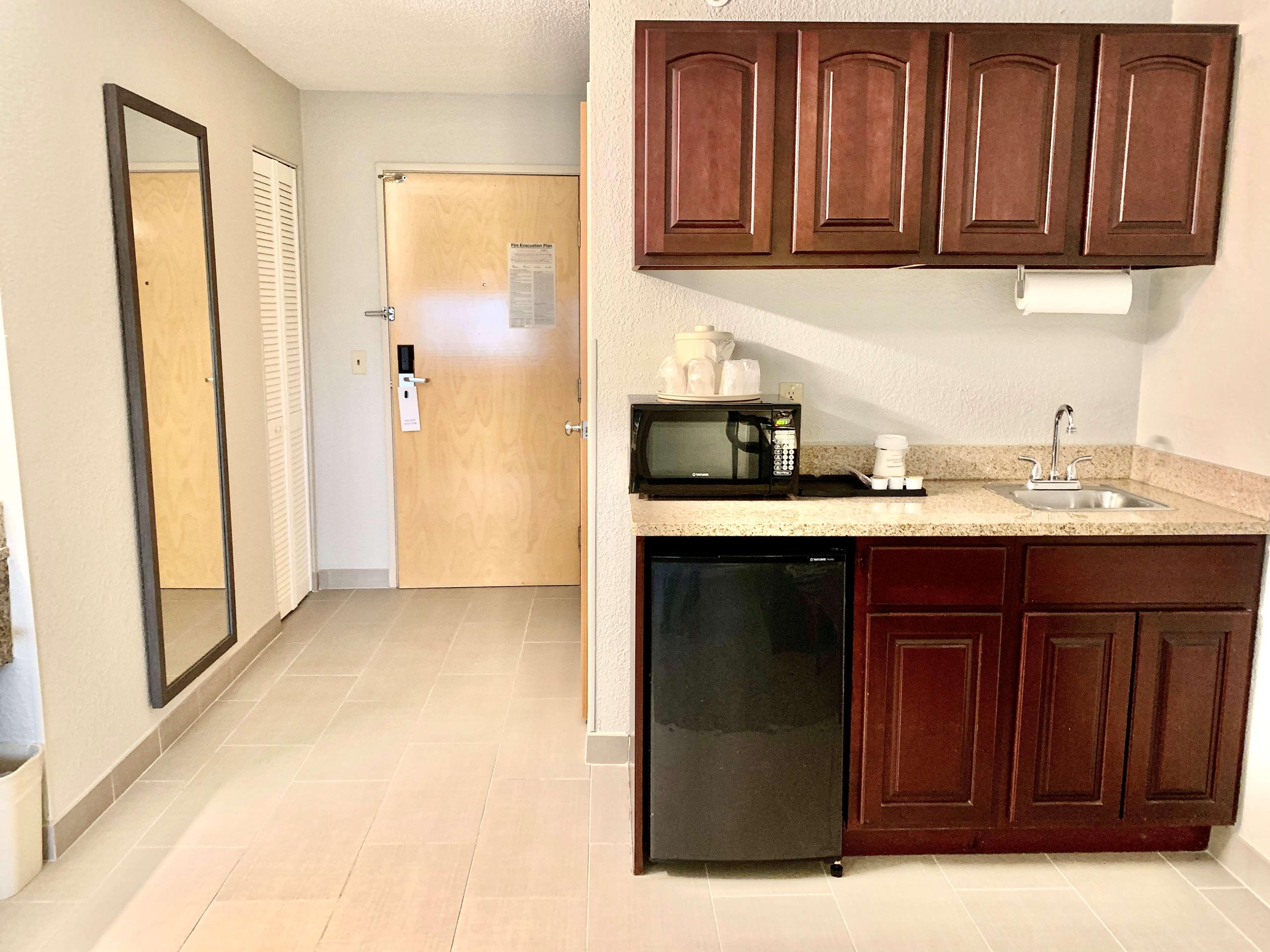 Best Western Oswego Hotel Екстер'єр фото